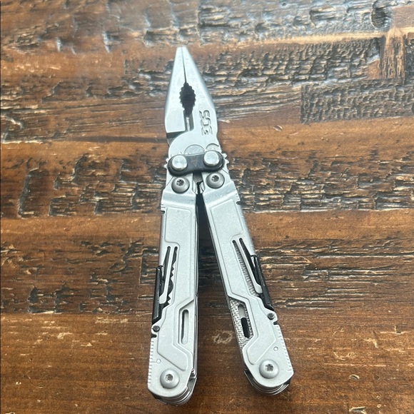 Sog Power Pint Multi-Tool - Picture 3 of 9